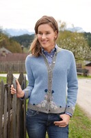 Linksstrickjacke mit Blümchen, Luis Steindl