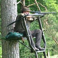 Hochsitz aus Leichtmetall, Knobloch