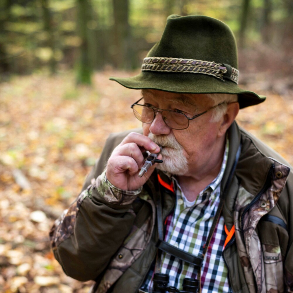 Edelholzmundblatter mit Mauspfeife, Weisskirchen