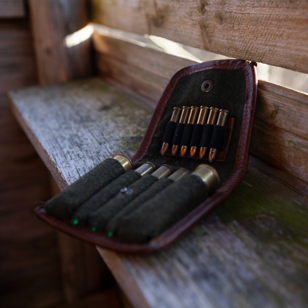 Patronenetui mit praktischer Gürtelschlaufe, JAKELE