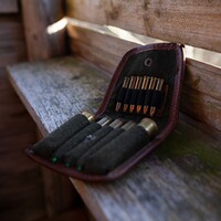 Patronenetui mit praktischer Gürtelschlaufe, JAKELE