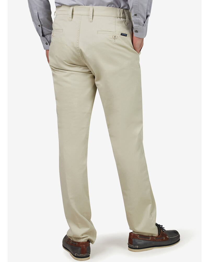 Chino Foxx, Club of Comfort