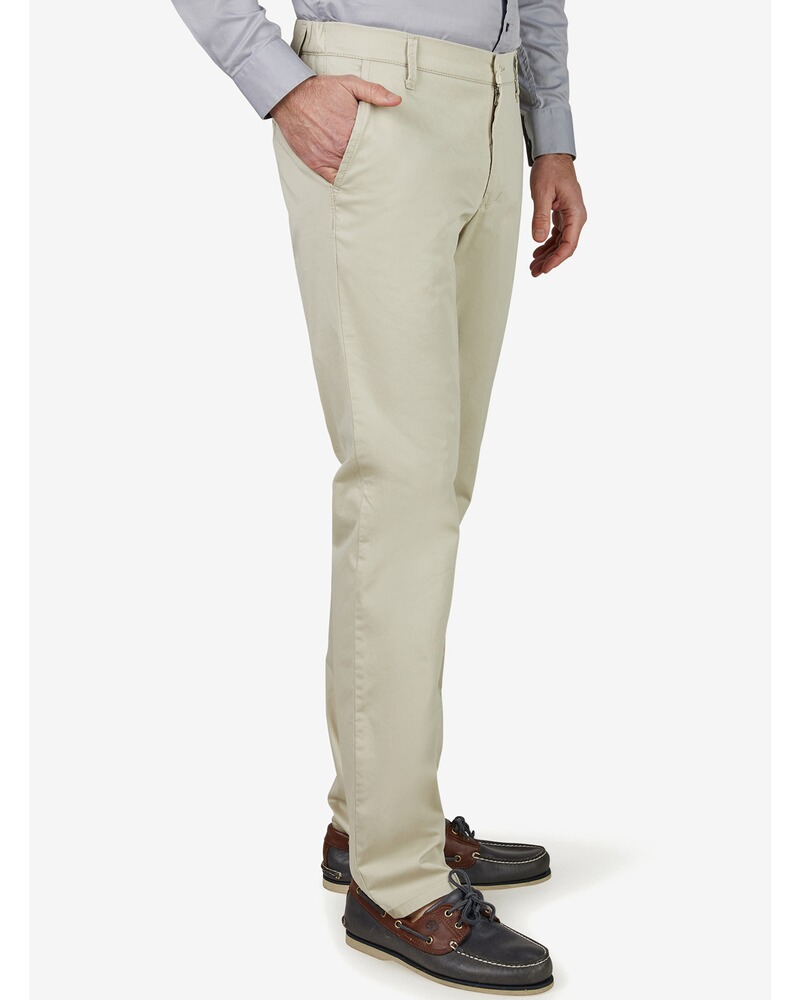 Chino Foxx, Club of Comfort