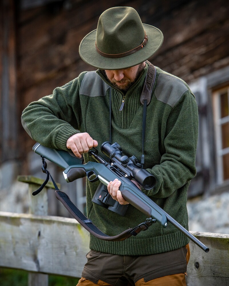 Hut Adventurer, Deerhunter