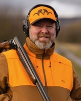 Cap Striker, Blaser Outfits
