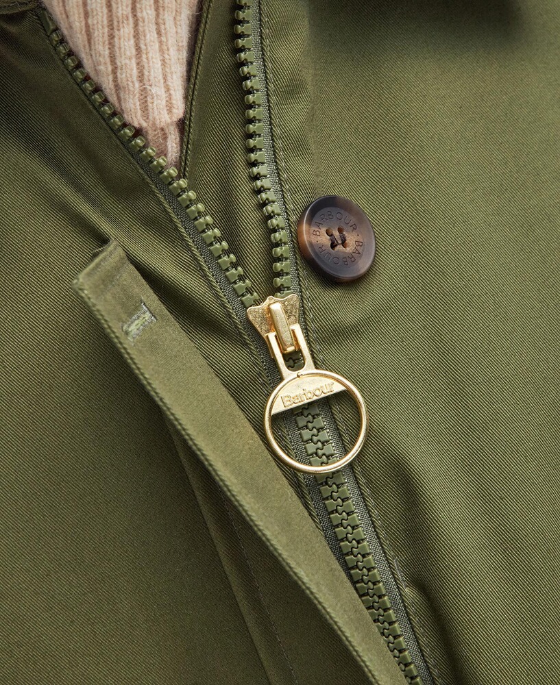 Mantel Scarlett, Barbour