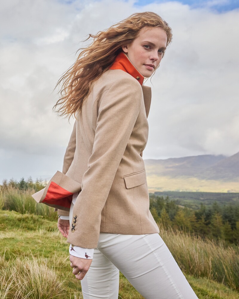 Blazer, Brigitte von Schönfels