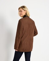 Lange Lederjacke, Brigitte von Schönfels