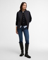 Steppweste Basswood, Barnes