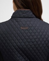 Steppweste Basswood, Barnes