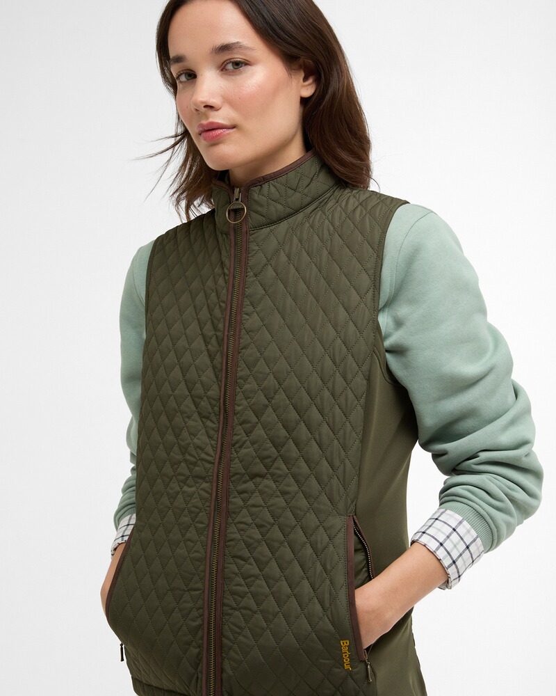 Steppweste Basswood, Barnes