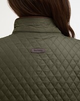 Steppweste Basswood, Barnes