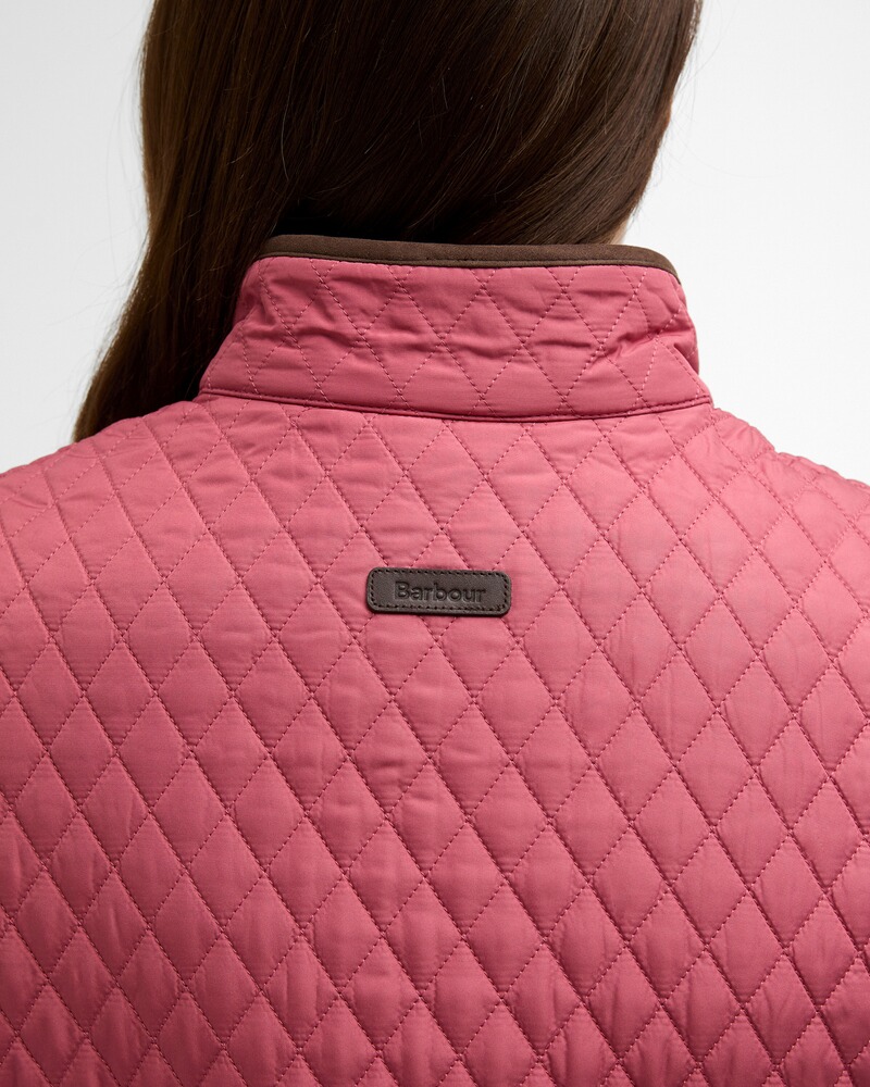 Steppweste Basswood, Barnes