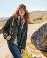 Kurze Velourslederjacke, Brigitte von Schönfels