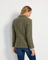 Essential Longblazer, Brigitte von Schönfels