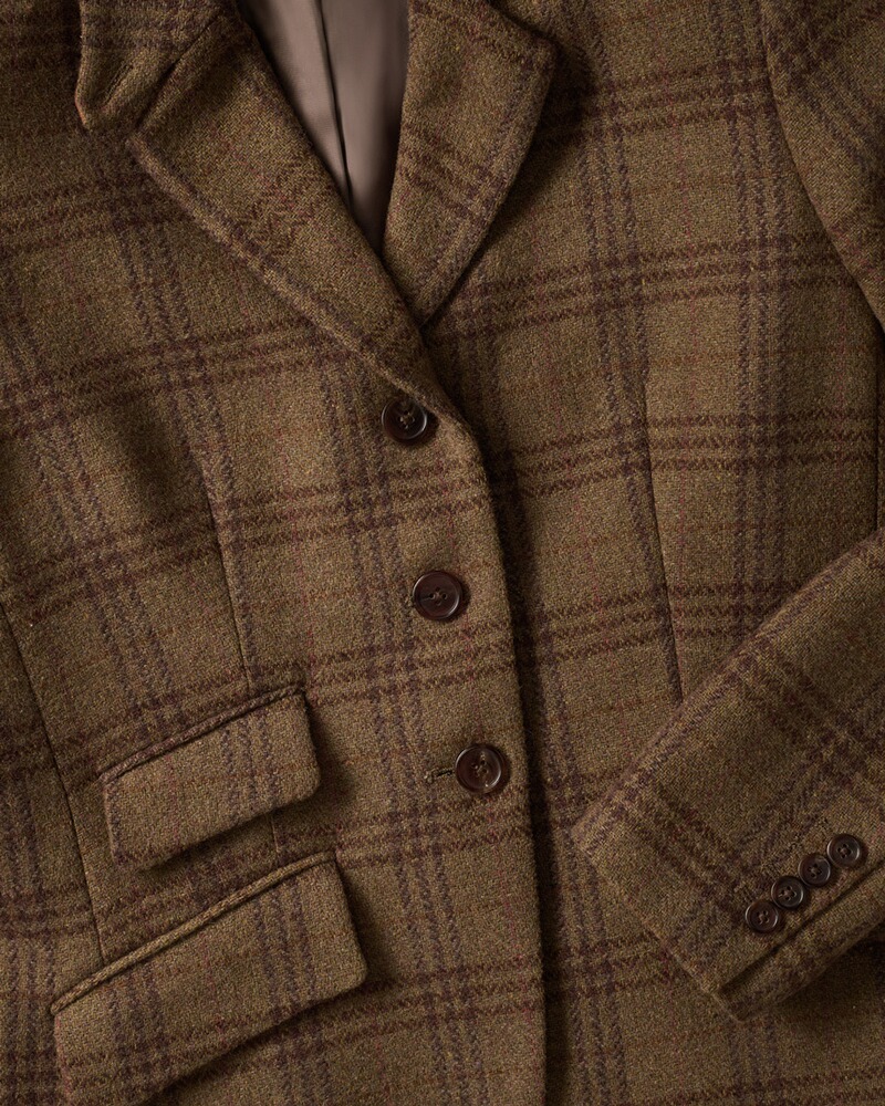 Essential Tweedblazer, Brigitte von Schönfels