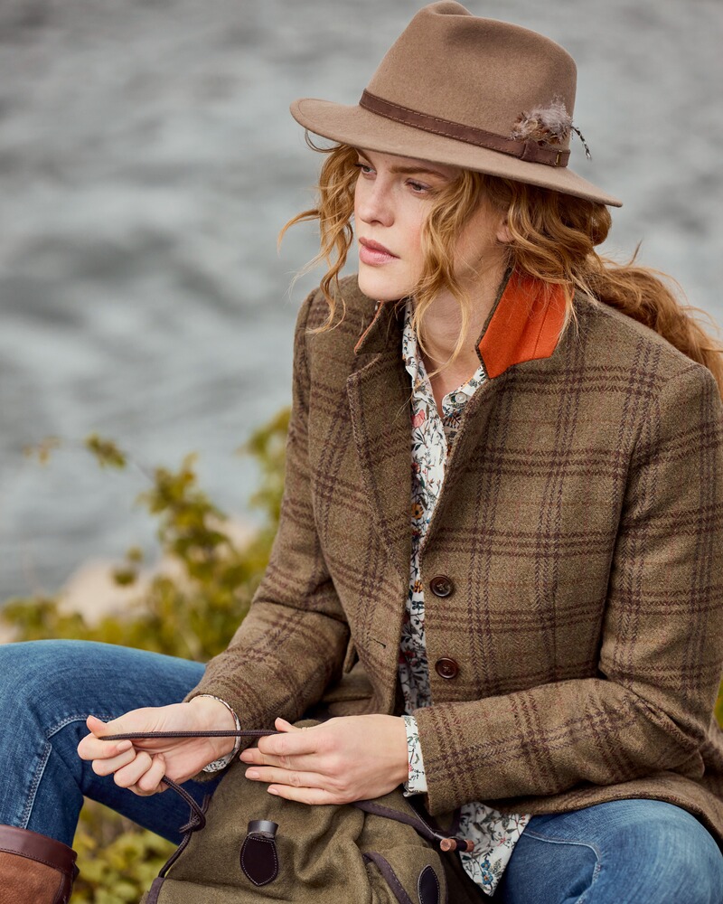 Essential Tweedblazer, Brigitte von Schönfels