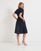 Halbarm-Kleid mit Gürtel, Luis Steindl