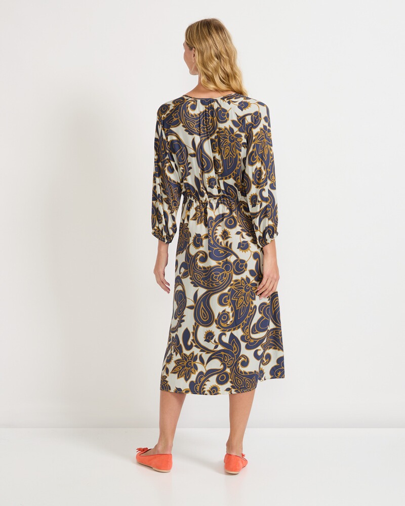 Satinkleid, Seidensticker