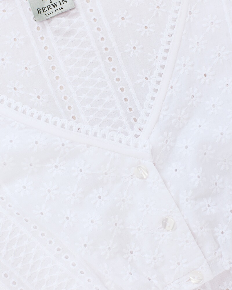 Bestickte Dirndlbluse mit Spitze, Berwin