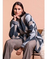 Strickmantel, White Label