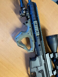 Bewertungsbild zu der Überschrift Funktional , stabil , bester Frontgriff bisher , besonders gefällt die beidseitige Riemenbügel Aufnahme